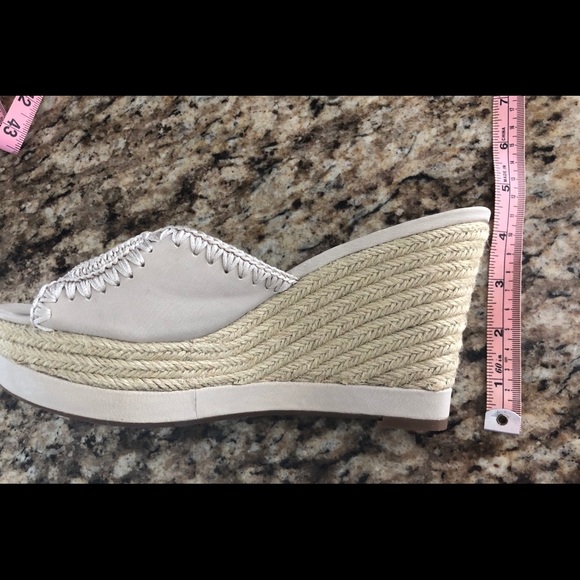 NWOT Adrienne Vittadini Platform Natural Wedge - Picture 8 of 8